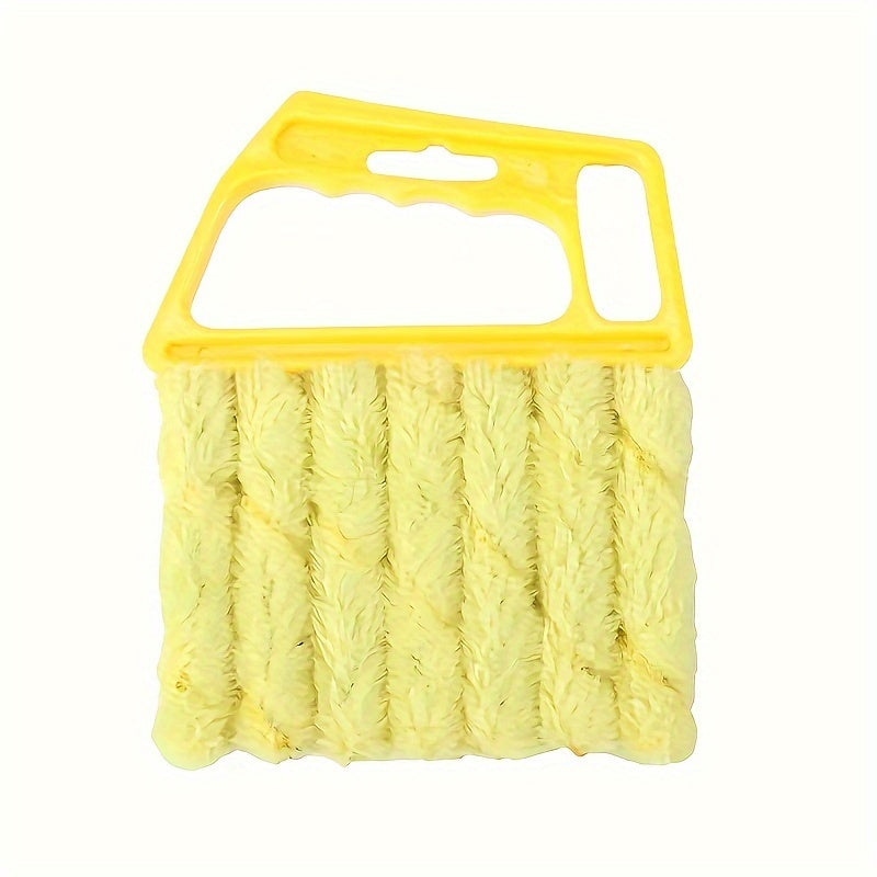 Multi-Functional Cleaning Brush for Blinds, a Household Tool for Cleaning Curtains, an Amazing Gadget for Removing Dust from Air Conditioners And Fans, And a Brush for Cleaning Gaps