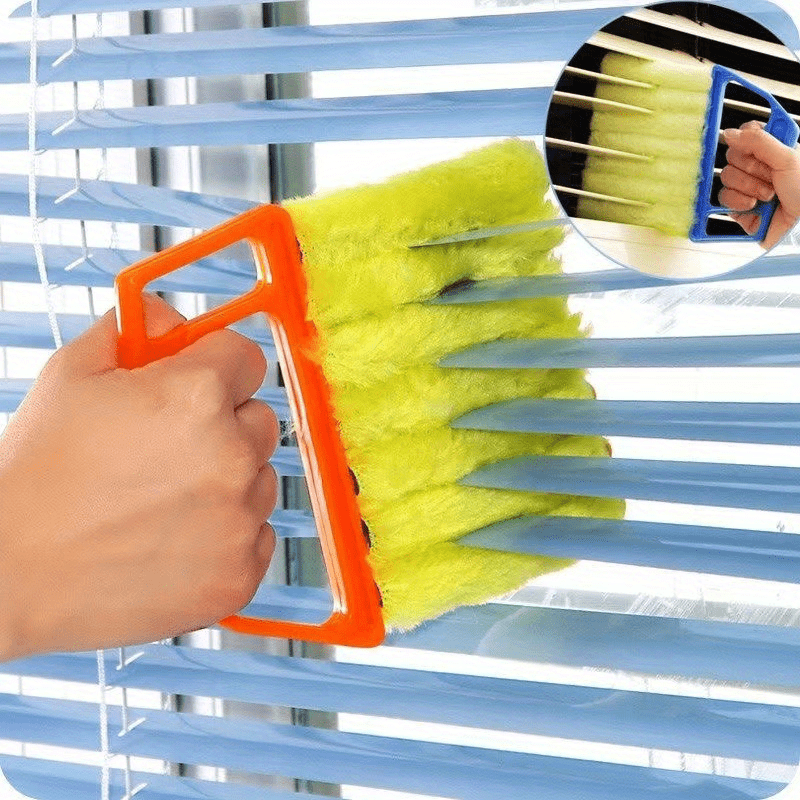 Multi-Functional Cleaning Brush for Blinds, a Household Tool for Cleaning Curtains, an Amazing Gadget for Removing Dust from Air Conditioners And Fans, And a Brush for Cleaning Gaps